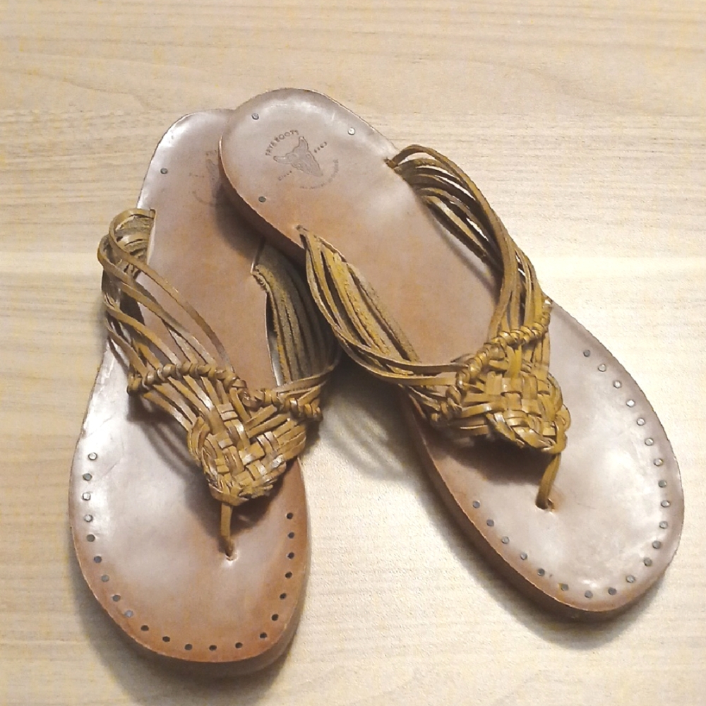 Frye Boots "Valley" All Leather Flip Flop Sandals in Size 7M (Made in Brazil)